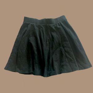 Black skater skirt